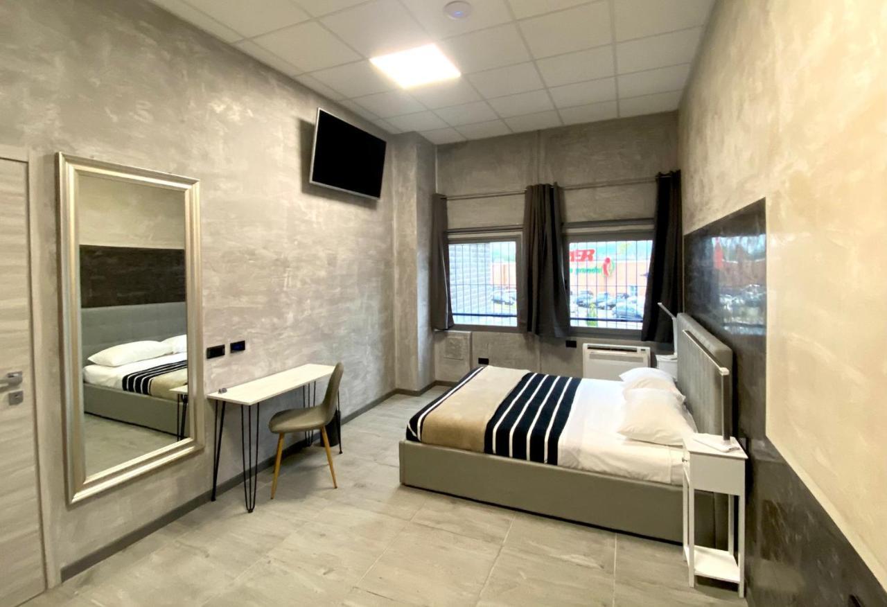 Hotel Tech Brembate Exterior foto
